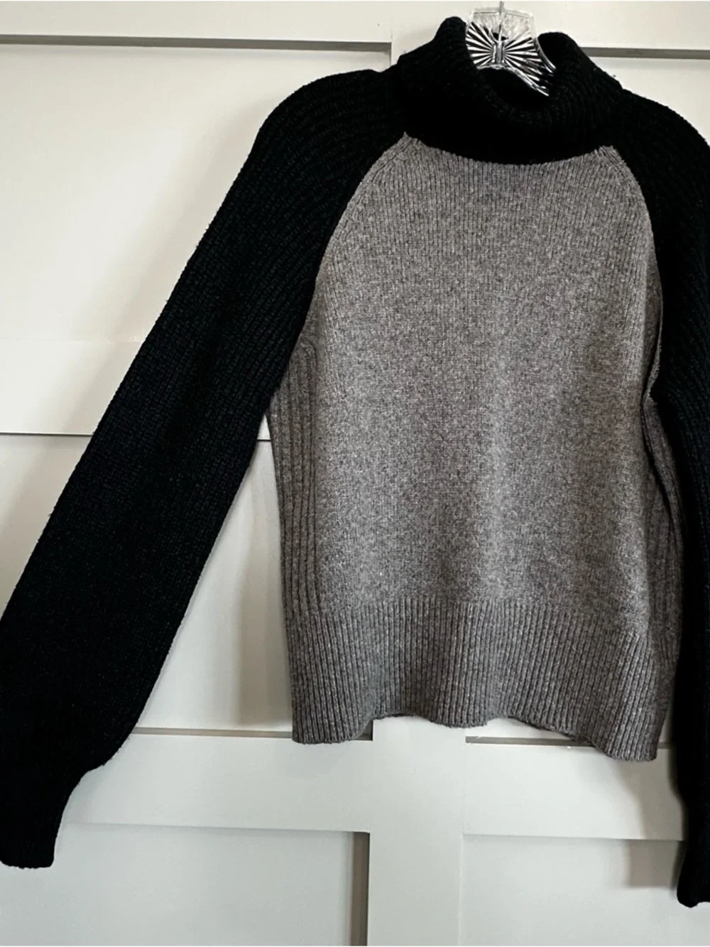 Tory Burch Turtleneck Sweater Wool Blend Cropped Two Toned Gray Black Women’s XL